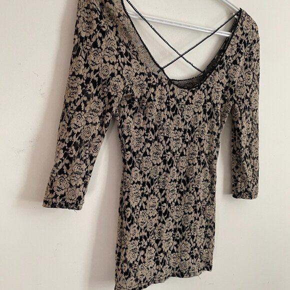 Black and Beige Floral Lace Long Sleeve Top - Picture 4 of 8